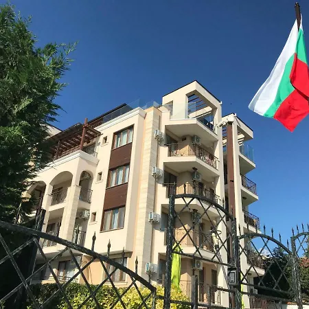 Exclusive In Porto Paradiso Apartment